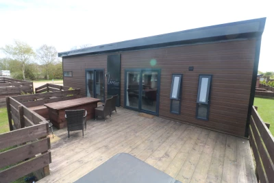LSG 3 - 3 Bed Liv Lodge