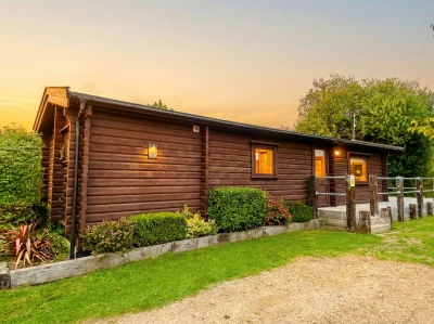 Woodlakes Cedar Plus Lakeside